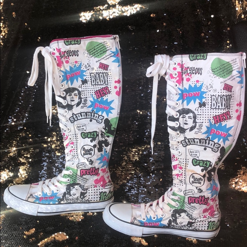 Airwalk Graffiti Lace Up Sneakers - Super Fun!!